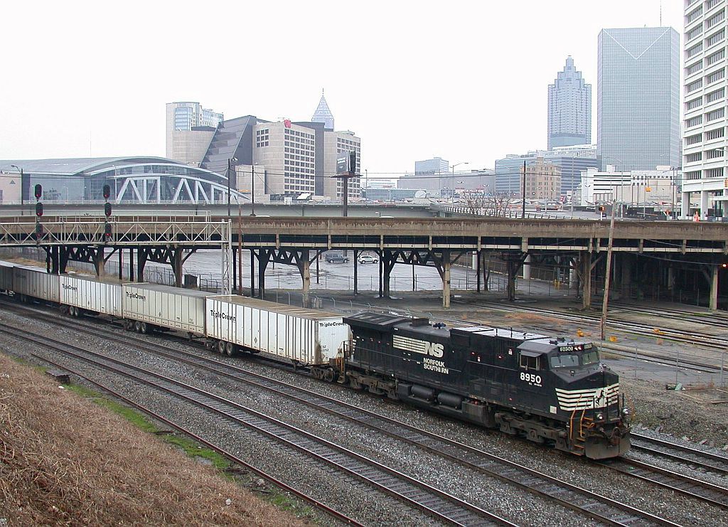 NS SB roadrailer heading south past the CNN center